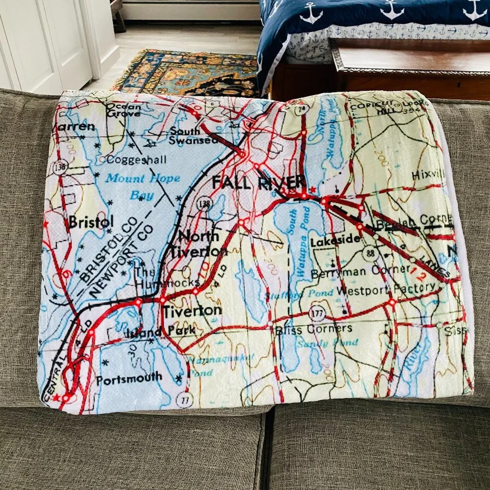 NEW without TAGS PLUSH South Eastern Massachusetts Blanket